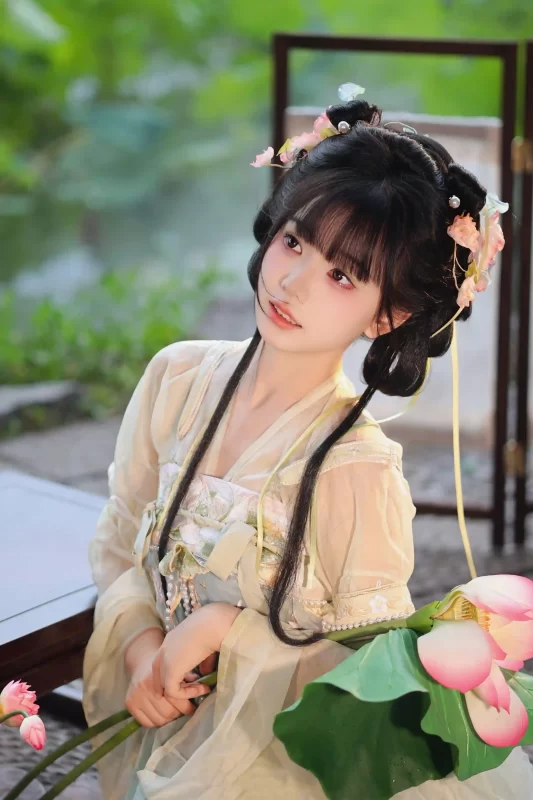 古风少女-荷间雅韵，葡萄伴清欢 - 幻域写真 - cosplay高清美图分享平台