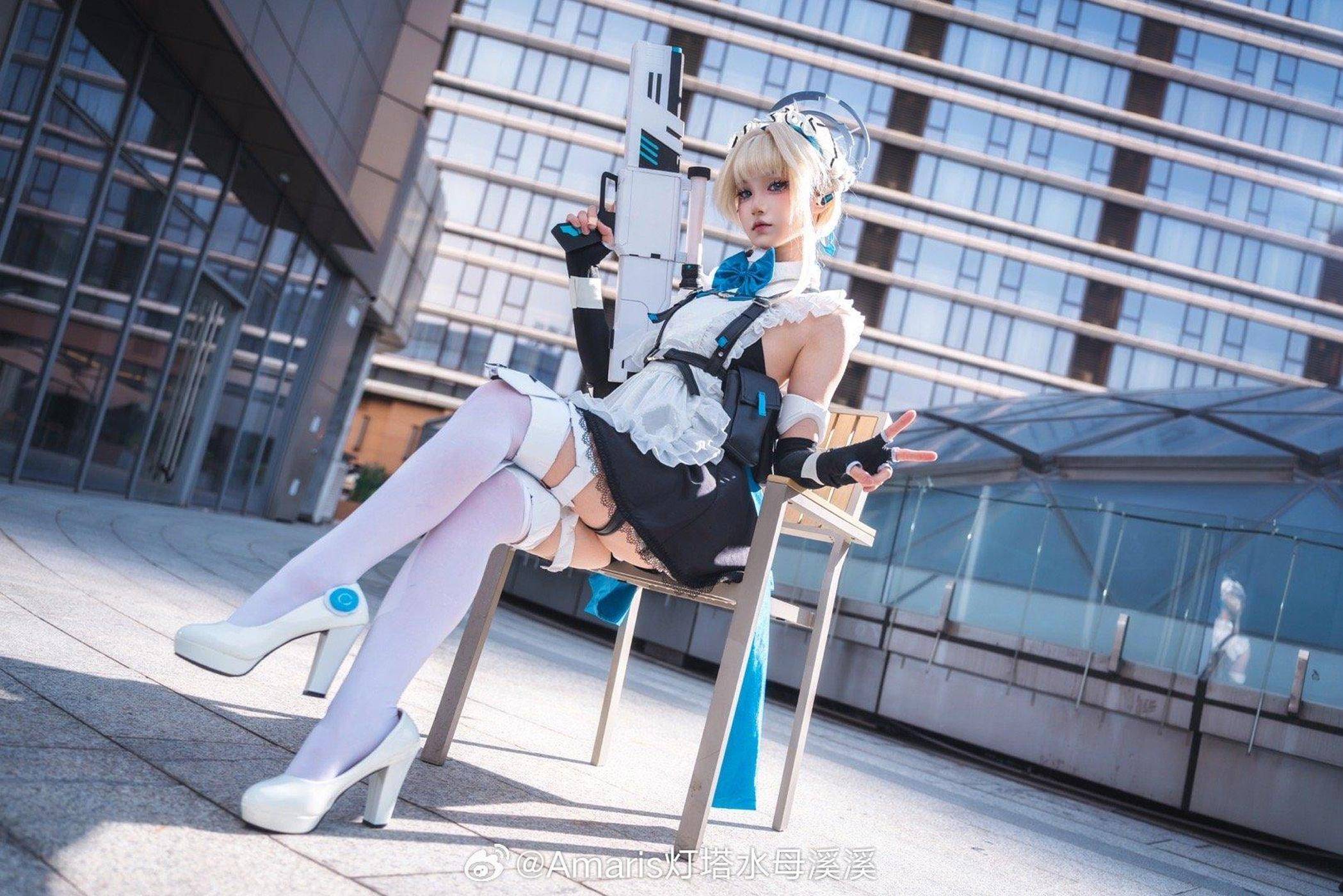 广州蔚蓝档案only！溪溪的飞鸟马时COS把女仆特工感焊在身上了