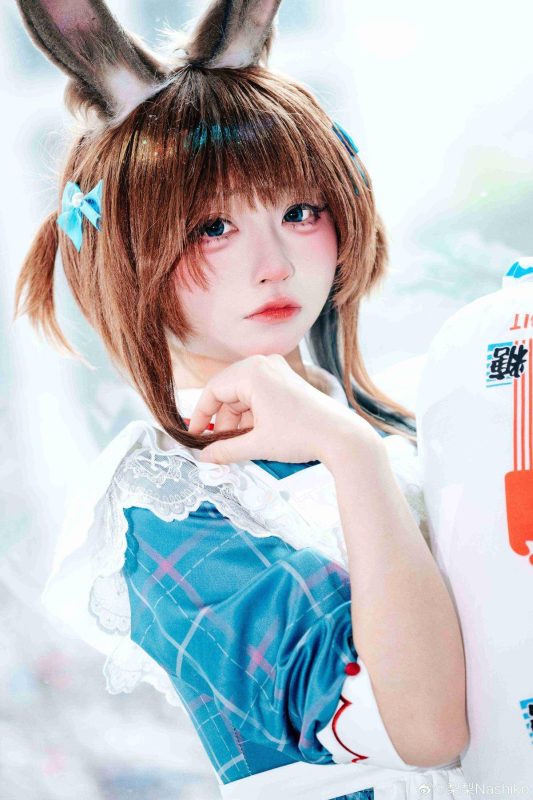 梨梨Nashiko的阿米娅COS太贴了！罗德岛leader的温柔感直接戳心 - 幻域写真 - cosplay高清美图分享平台