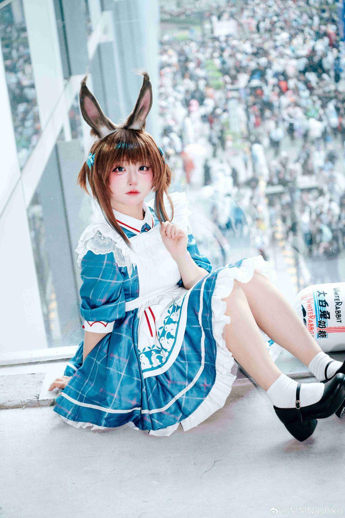 梨梨Nashiko的阿米娅COS太贴了！罗德岛leader的温柔感直接戳心