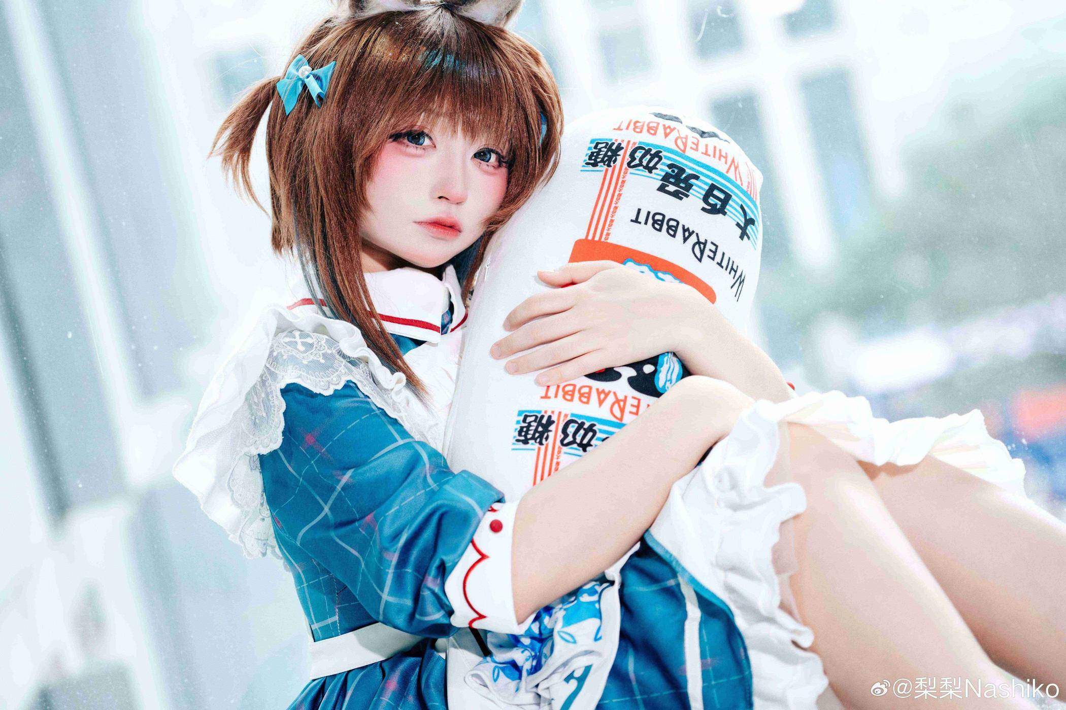 梨梨Nashiko的阿米娅COS太贴了！罗德岛leader的温柔感直接戳心