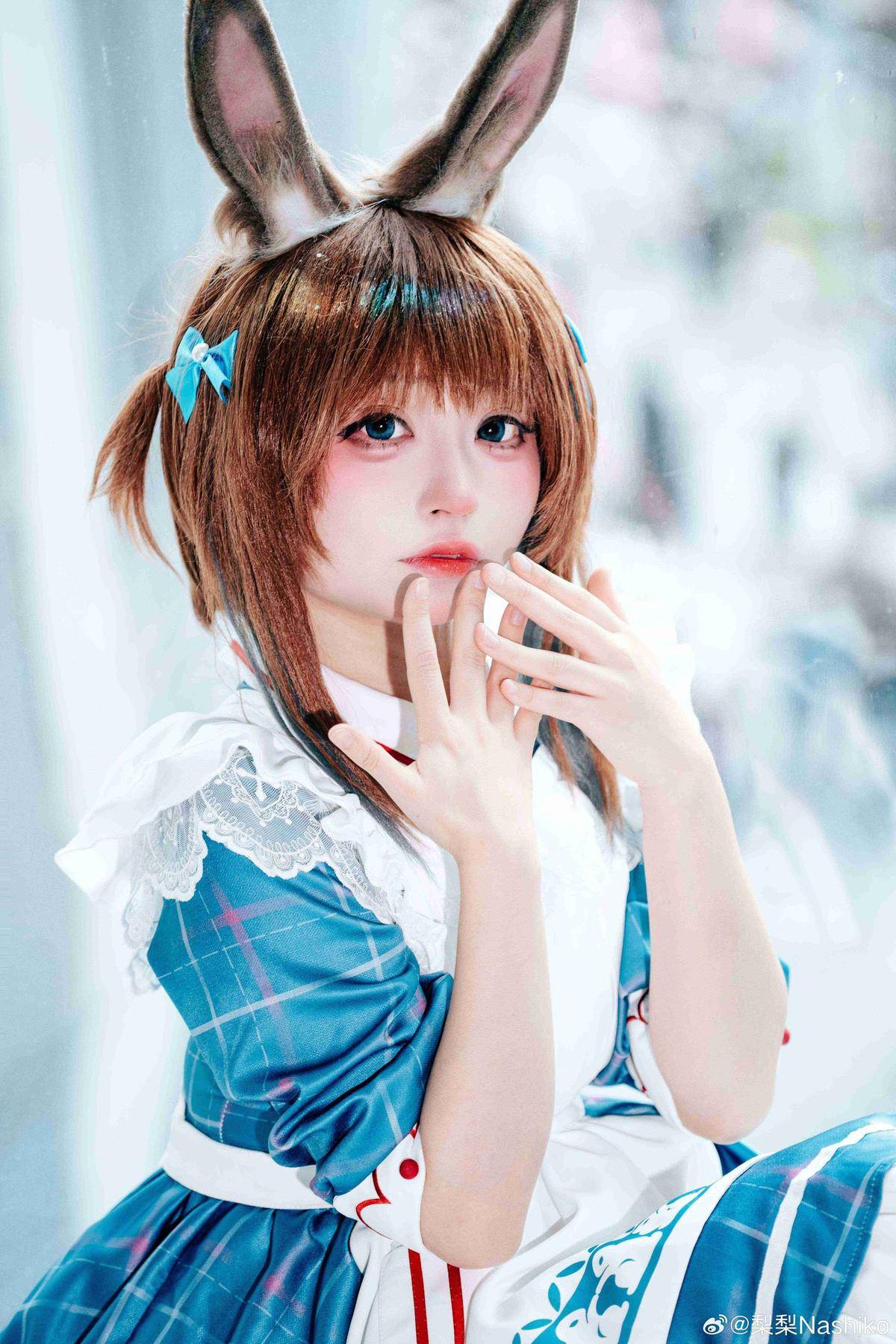 梨梨Nashiko的阿米娅COS太贴了！罗德岛leader的温柔感直接戳心