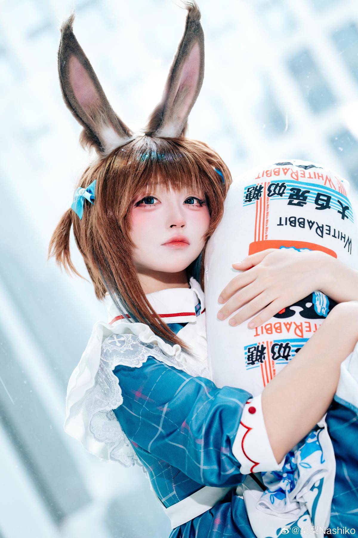 梨梨Nashiko的阿米娅COS太贴了！罗德岛leader的温柔感直接戳心